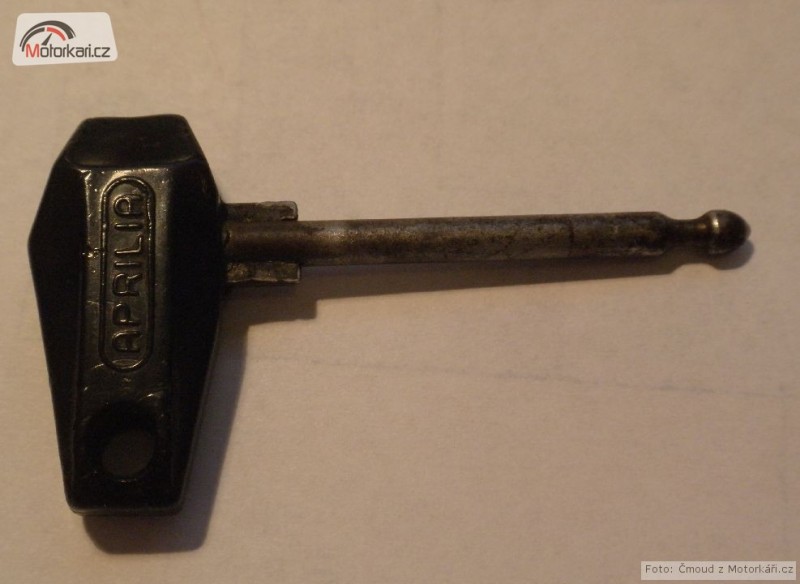 388623_apriliaklek.jpg (83.31 KiB) Zobrazeno 11538 krát 388623_apriliaklek.jpg